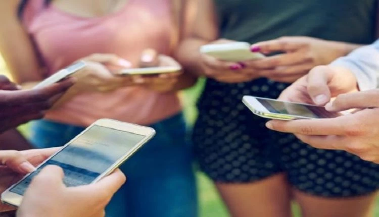 Αυτά είναι τα κινητά με τα υψηλότερα επίπεδα ακτινοβολίας – Δείτε το γράφημα